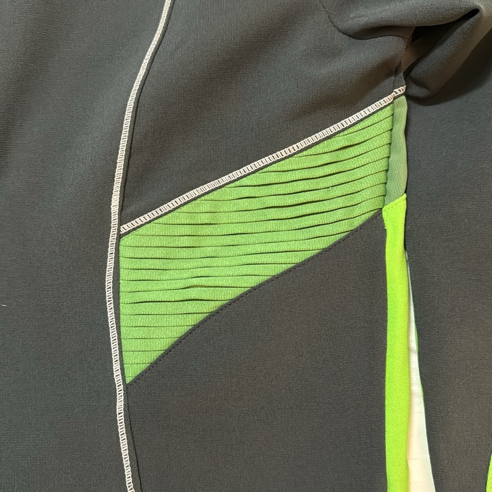 NWT: Nike FitDry training jacket, women, size small - Picture 2 of 4